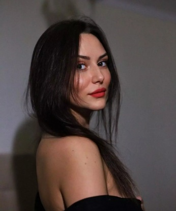 Будь уверен, со мной тебе не придется скучать. Я мастерица в искусстве соблазнения, мои услуги включают все, что ты можешь представить - классический и эротический массаж, оральный и классический секс, а также разнообразные фетиш-игры. В моей коллекции есть фото, чтобы ты мог оценить мои изысканные формы 😉 Я работаю только на выезде, так что ты можешь насладиться мной в любом уголке Москвы. Не упусти возможность окунуться в мир наслаждения со мной! Доверься моим отзывам, будь настоящим ценителем! 🌟💋 Владислава